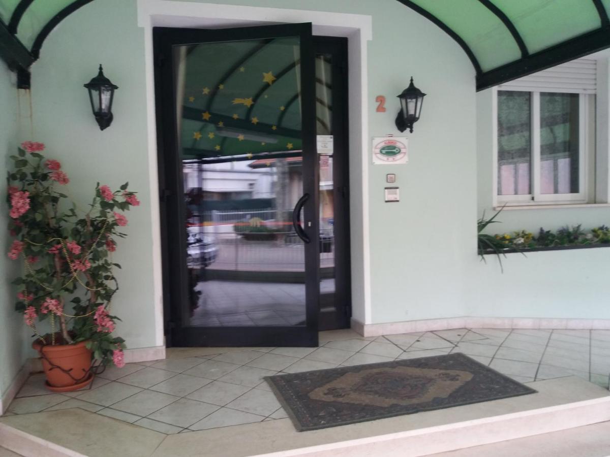 Hotel Fatima Ρίμινι Εξωτερικό φωτογραφία