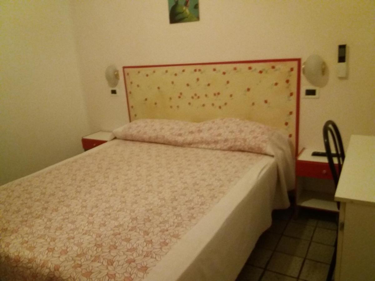 Hotel Fatima Ρίμινι Εξωτερικό φωτογραφία